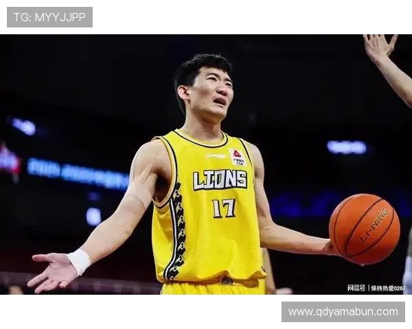 中国篮球队备战世界杯冲击八强目标 孙铭徽领衔全新阵容亮相