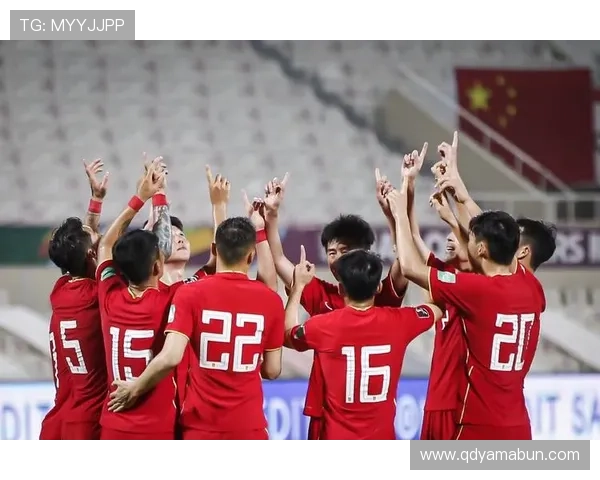 国足主场逆转劲敌全场鏖战九十分钟再燃球迷激情