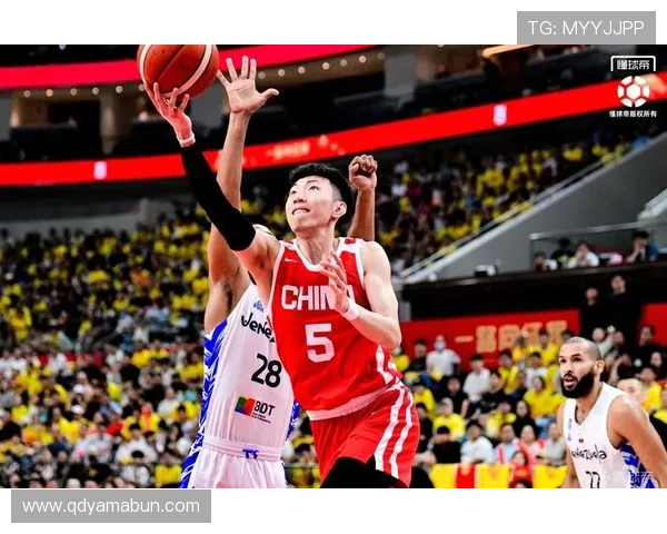 中国男篮力克日本队 晋级亚洲杯四强 显示出强大实力和韧性