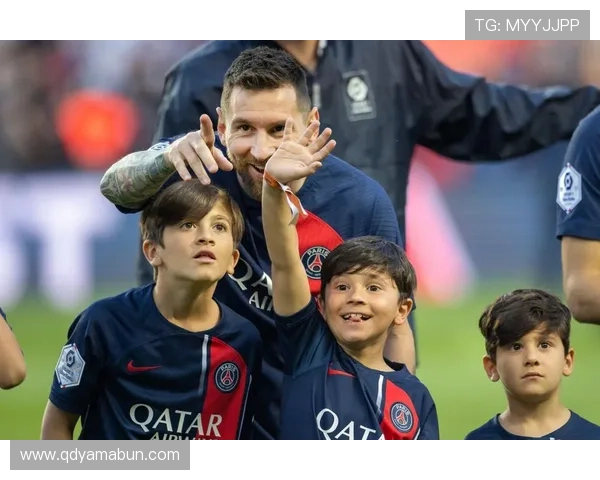 梅西重返巴萨引爆球迷热情 揭秘这笔转会背后的深层原因与未来计划