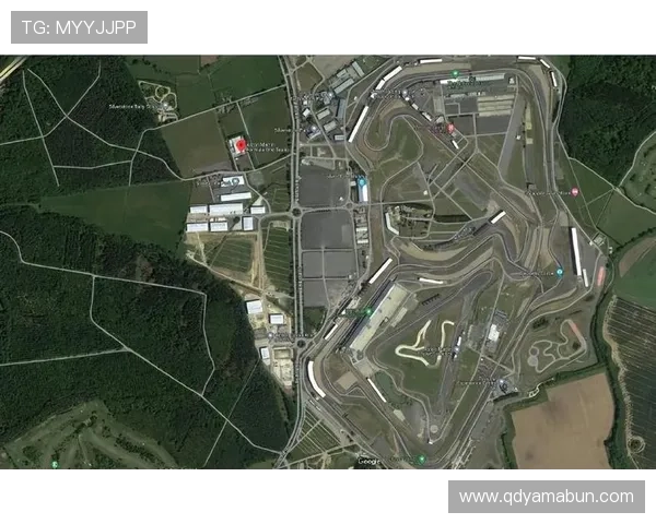 F1赛季激烈角逐 各车队最新技术升级与战略布局分析